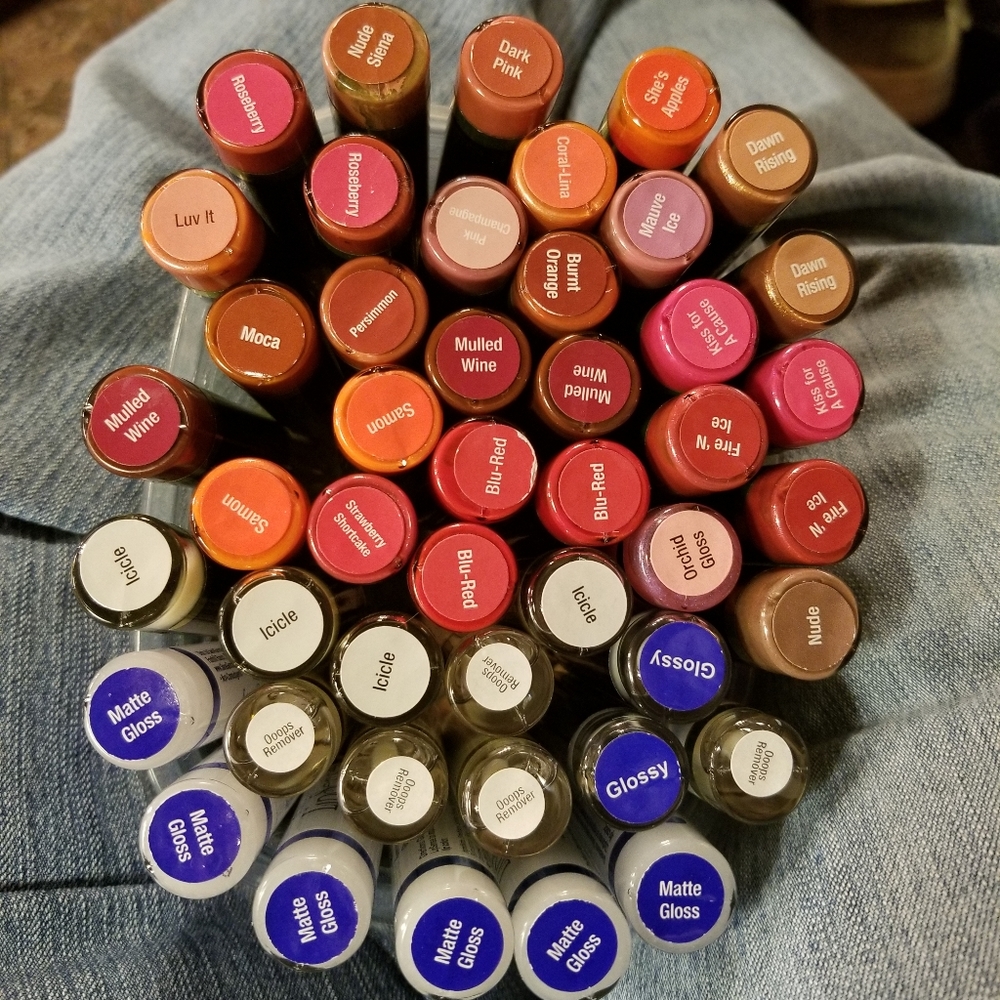 LipSense lipstick gloss